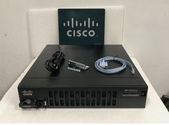 ISR4351-VSEC/K9 Cisco ISR 4351 Bundle met UC & Sec Lic PVDM4-64 CUBE-25 die 3 Network Interface Modules (NIM) -slots ondersteunt