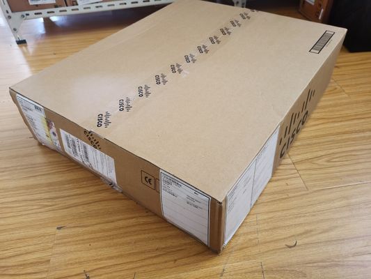 Cisco Catalyst C9500-16X-E 16-poort 10G Switch met NW Essentials Licentie