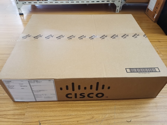 Cisco Catalyst C9500-16X-E 16-poort 10G Switch met NW Essentials Licentie