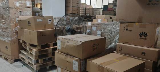 CE9860-4C-EI, Huawei CE9800 Switch, 4x400GE QSFP112/Geen ventilator en PSU