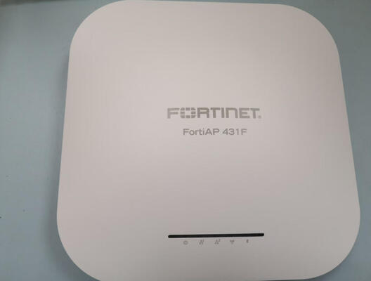 FAP-431F-E FortiAP-431F Indoor Wireless FortiAP - Tri-radio (2x 802.11 a/b/g/n/ac/ax, 4x4 MIMO en 1x 802.11 a/b/g/n/ac Wave 2, 2x2 MU-MIMO), interne antennes, 1x 100/1000/2500 Base-T RJ45, 1x 10/10
