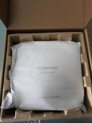 FAP-431F-E FortiAP-431F Indoor Wireless FortiAP - Tri-radio (2x 802.11 a/b/g/n/ac/ax, 4x4 MIMO en 1x 802.11 a/b/g/n/ac Wave 2, 2x2 MU-MIMO), interne antennes, 1x 100/1000/2500 Base-T RJ45, 1x 10/10