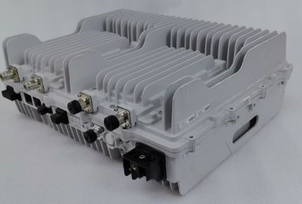 #472652A(FZNI)Een Nokia Flexi RRH (Remote Radio Unit) -module voor 4G LTE en andere basisstationtechnologieën